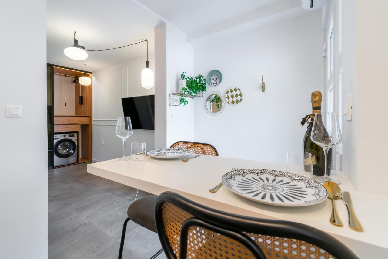 Studio Apartment Smile, Near Beach & Center, Free Parking, Balcony Makarska Exterior photo